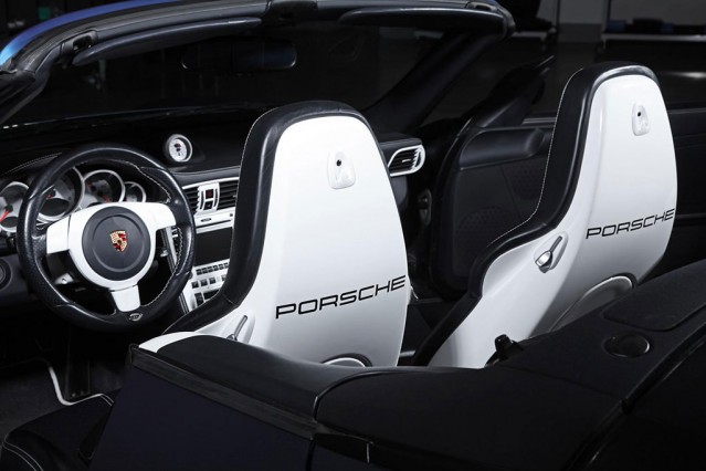 Cam Shaft / PP-Performance'ın özgün fikirleriyle yeniden yorumlanan Porsche 911 Carrera S yeni body kiti ve alaşım jantların yanı sıra 3.8 litrelik motoruyla 380 beygir güce ulaşıyor.
