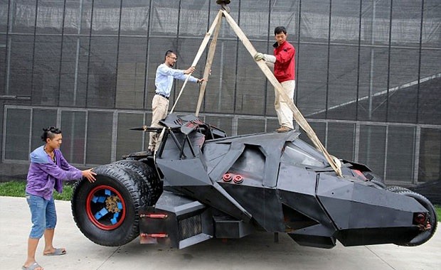 Batman serisinin tutkunu bir Çinli kendi çabalarıyla Batmobile inşa etti.