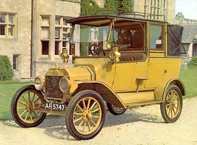 20.yüzyıl başlarında bir yolculuğa hazır mısınız? İşte 1900'lü yılların başından itibaren nostaljik otomobiller.