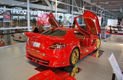 McLaren tarafından üretilen bu özel otomobilin ismi Anliker McLaren SLR 999 Red Gold Dream.