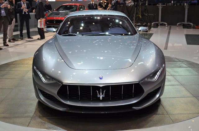 Yeni Maserati Alfieri Concept aracı tanıtıldı.