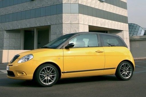 LANCIA-LANCIA YPSILON 1.3 MULTIJET OT.VİT.-1.3 MJET 90 HP OT.VİT. OTOMATİK (A) Birleşik Yakıt Tüketimi: 4.3 litre CO2 Emisyon Değeri (g/km): 114