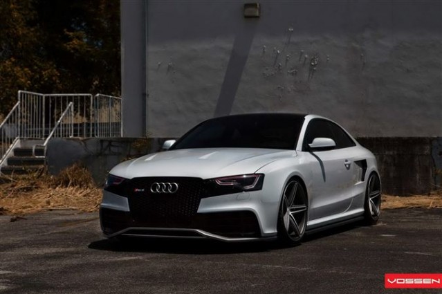 OSS Design Audi RS 5 için bir paket yayınladı.