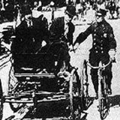 2. New York Polis Departmanı, 1898’de aşırı hız yapan araba kullanıcılarını takip etmek için bisiklet kullanırdı.