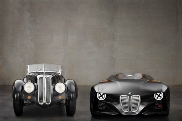 Bmw'nin 1936-1940 yılları arasında 2.8 litrelik motor hacmiyle ürettiği Bmw 328 modeli günümüz standartlarında geleceğin tasarımı olarak karşımıza çıkıyor.