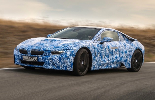 100 KM'DE 2.5 LİTRE'NİN ALTINDA YAKIT TÜKETİMİ

BMW i8'in modelinin yakıt tüketimi ise 100 kilometrede 2.5 litrenin altına inerken, karbondioksit emisyonu ise kilometrede sadece 59 gram.