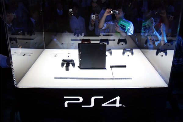 Sony PlayStation
PlayStation markası, dört farklı modelinden toplamda 344 milyon adet satarak en çok satan oyun konsolu oldu.