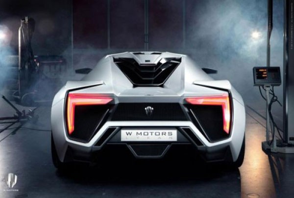 Katar'da devam eden motor şovuna katılan firma, Lykan Hypersport 2013 adlı spor arabadan sadece yedi adet üretti ve yüzden fazla istekli alıcının kendileriyle irtibata geçtiğini açıkladı.