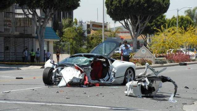 Hyundai Accent’ın çarptığı 458 Italia’daki 21 yaşındaki sürücü hayatını kaybetti.