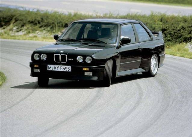 BMW'nin performanslı modeli M3'ün ilk ferdinin üretilmesinden bu yana tam 29 yıl geçti. Hatta bir dönem BMW denildiğinde ilk akla gelen model dahi M3'tü. İşte bu performans tutkunun tarihi...