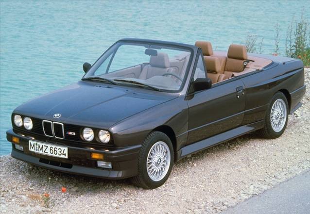 1988 yılında ailenin ilk cabrio ferdi üretildi. Bu ilk cabrio M3'ten toplam 16.202 adet üretildi.