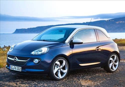 OPEL ADAM 
Adam Jam, Adam Glam ve Adam Slam... Bu üçüz kardeşler, arzu ederseniz en küçük ayrıntılarına kadar değişebiliyor ve tamamen ruhunuza bağlanıyor. Gövde, tavan, kumaş ve kaplamalar için birbirinden farklı o kadar çok paketi var ki, hangisini istediğinize karar vermek çok fazla zamanınızı alacak. Hangi paketi istediğinize kara vermeden önce online olarak konfigüratörden pratik yapmanızı öneririz. 43.709 TL'den başlayan fiyatlarla.