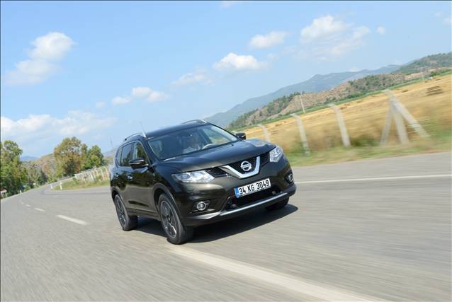 Tamamı yeniden tasarlanan X-Trail, Qashqai’nin crossover segmentindeki başarısını SUV’ye taşıma hedefiyle yola çıktı. Artık üretilmeyecek Qashqai +2 modelinin yerini alacak X-Trail, Ağustos ayında Türkiye’de satışa sunulacak.