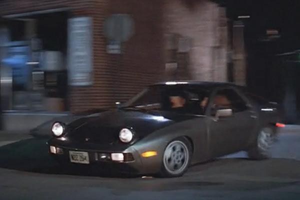 'Risky Business' - 1981 Porsche 928
Tom Cruise'ı yıldız yapan filmin başrolünde Porsche 928 de rol aldı.