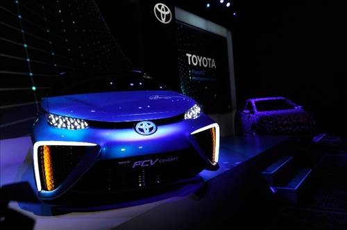 Japon otomotiv devi Toyota, bu yıl Las Vegas'ta düzenlenen Tüketici Elektronikleri Fuarı'nda (CES) yeni nesil hibrit aracını görücüye çıkardı.