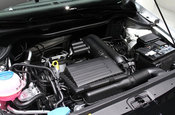 Yeni iletişim platformu Volkswagenim.com, kullanıcı deneyimini farklı bir boyuta taşıyacak.
Volkswagen Binek Araç’ın devreye aldığı ‘Volkswagenim’ platformunun müşteriler tarafından çok beğenileceğine inandığını ifade eden Vedat Uygun, “Satış ve satış sonrası birçok hizmete rahatlıkla ulaşılabilen ve kişinin kendine özel bir sayfası olma özelliği taşıyan “Volkswagenim’’de üyelere açık birçok etkinlik te yer alacak. Müşterilerimizin daha özel hissetmelerine olanak tanıyacak ve bir kulüp havası taşıyacak olan bu platform ile Volkswagen markası ile bağlarının daha da güçleneceğine inanıyoruz.”