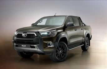 Toyota Hilux yenilendi.